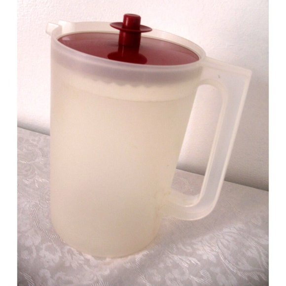 Tupperware Classic Pitcher ~ Clear ~ Red Push Button Lid  #1676  ~ 2 Quarts - Picture 4 of 4